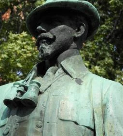 Rudolf trónörökös szobra