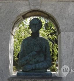 Sajnovics János emlékkút