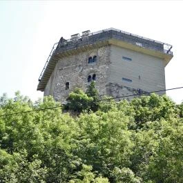 Salamon-torony, Visegrád - Külső kép