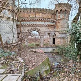 Az elfelejtett kastély, Debrecen - Külső kép