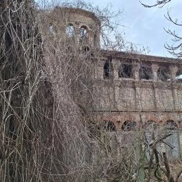 Az elfelejtett kastély, Debrecen - Külső kép