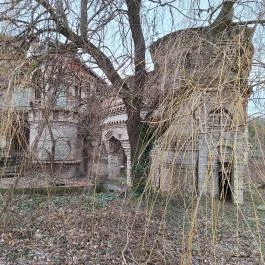 Az elfelejtett kastély, Debrecen - Külső kép