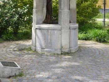 Sárkányos ivókút Tata