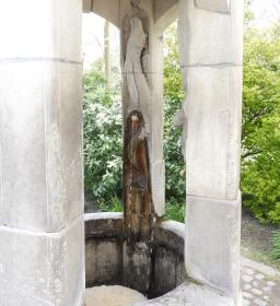 Sárkányos ivókút