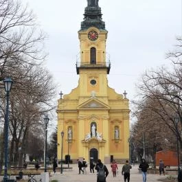 Sarlós Boldogasszony-templom Kiskunfélegyháza - Külső kép