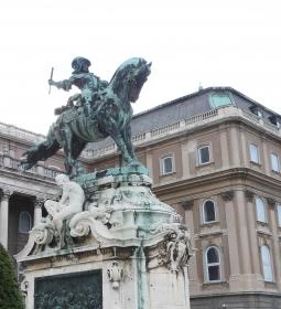 Savoyai Jenő herceg lovasszobra