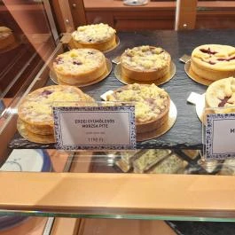 Scruton - Allee, Budapest - Étel/ital