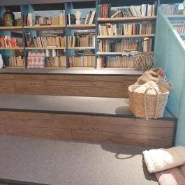 Scruton MCC, Budapest - Belső