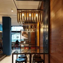 Séf Asztala - Kossuth Lajos tér, Budapest - Belső