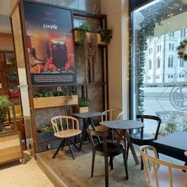 Séf Asztala - Kossuth Lajos tér, Budapest - Belső