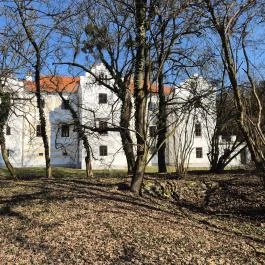 Sennyey-Bezerédj-Békássy kastély, Zsennye - Külső kép