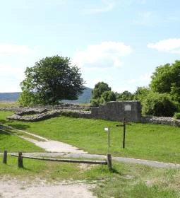 Sibrik-dombi római erőd és ispáni vár romjai