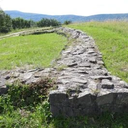 Sibrik-dombi római erőd és ispáni vár romjai Visegrád - Külső kép