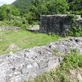 Sibrik-dombi római erőd és ispáni vár romjai Visegrád - Külső kép