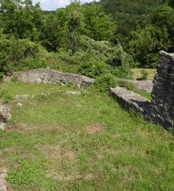 Sibrik-dombi római erőd és ispáni vár romjai