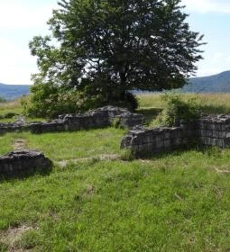 Sibrik-dombi római erőd és ispáni vár romjai