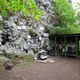 Siketek Mária-kegyhelye Dömös - Külső kép