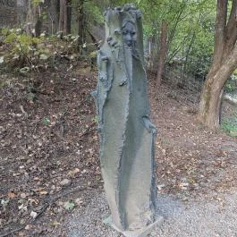 Skóciai Szent Margit szobra Óbánya - Külső kép