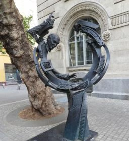 Solti György szobra