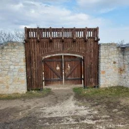 Solymári vár, Solymár - Külső kép