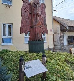 Solymosi Turul szobor