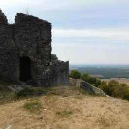 Somlói vár Doba - Külső kép