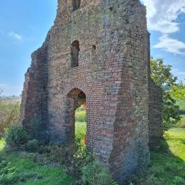 Somolyi templomrom, Regöly - Külső kép