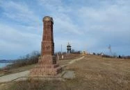 Soós Lajos emlékoszlop Balatonkenese