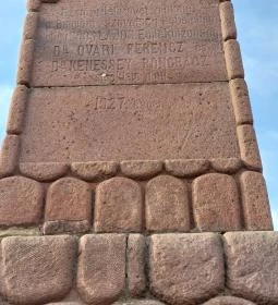 Soós Lajos emlékoszlop