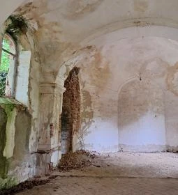 Sörnyepusztai templomrom