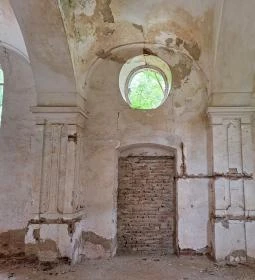 Sörnyepusztai templomrom