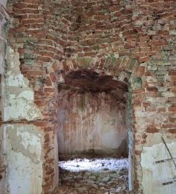 Sörnyepusztai templomrom