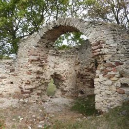 Sóstókáli templomrom Kővágóörs - Külső kép