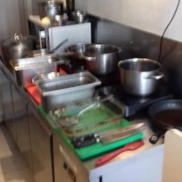 Soupjektív Leves-S Budapest - Belső