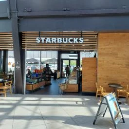 Starbucks - Auchan Budaörs - Külső kép
