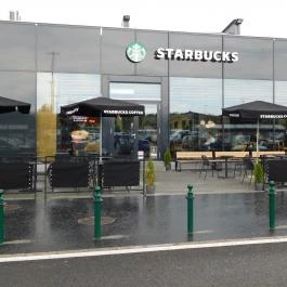 Starbucks - Auchan Budaörs - Külső kép