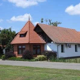 Sterbetz István Túzokvédelmi Látogatóközpont KMNP, Dévaványa - Külső kép