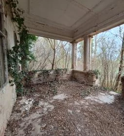 Strasszer-kastély romjai