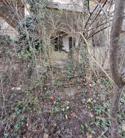 Strasszer-kastély romjai