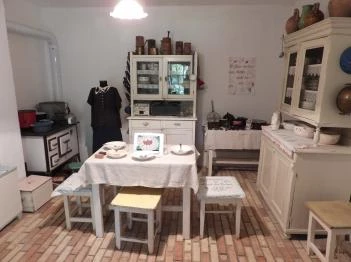 Sváb szoba & kamra Mór