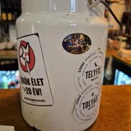 Szabad Bisztró - Új Hely, Budapest - Belső