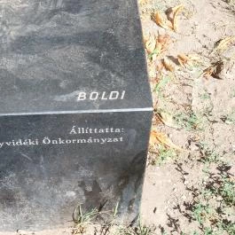 A szabadság szárnyaló madara, Budapest - Egyéb