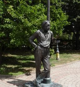 Szabó Lőrinc szobra