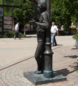 Szabó Lőrinc szobra