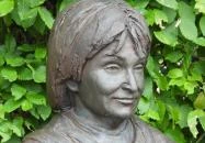 Szabó Magda szobra Debrecen