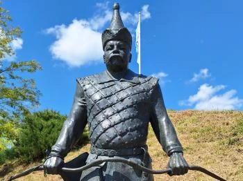 Szabolcs vezér-szobor Szabolcs