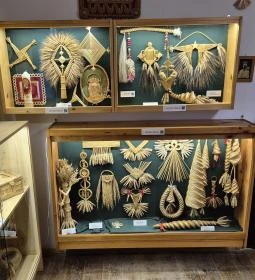 SZALMA-KINCS-TÁR - Nemzetközi Szalmagyűjtemény