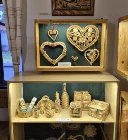 SZALMA-KINCS-TÁR - Nemzetközi Szalmagyűjtemény