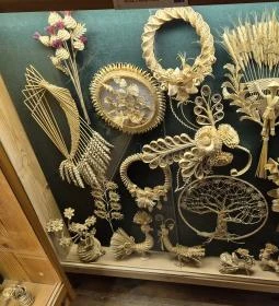 SZALMA-KINCS-TÁR - Nemzetközi Szalmagyűjtemény