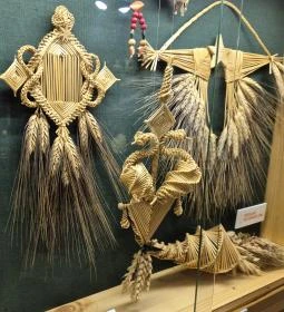 SZALMA-KINCS-TÁR - Nemzetközi Szalmagyűjtemény